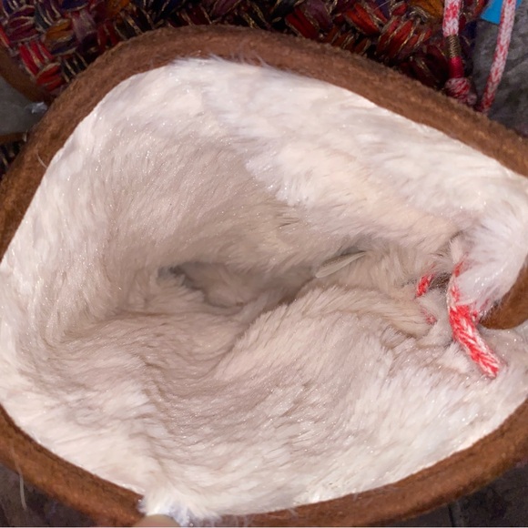 NWT Mad Love Women's Bootie Slippers
Fuzzy Yarn Knit Jewel Tones - Picture 6 of 16